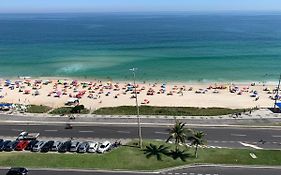 Apart hotel em frente à praia da Barra da Tijuca, vista total para o mar
